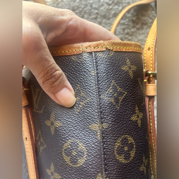 Authentic Louis Vuitton Petite Bucket Bag (PM) - Picture 12 of 16
